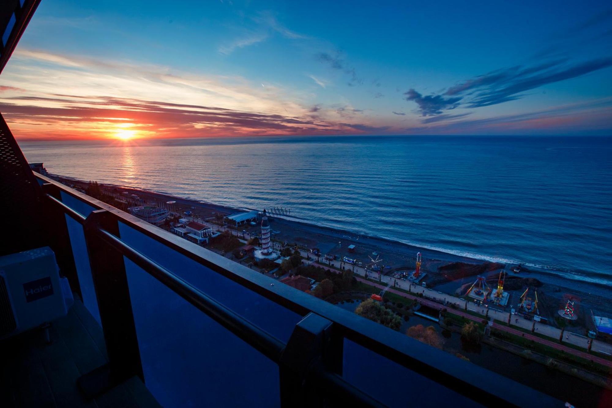 Panorama Orbi Beach Resort Center Suite Batumi Luaran gambar